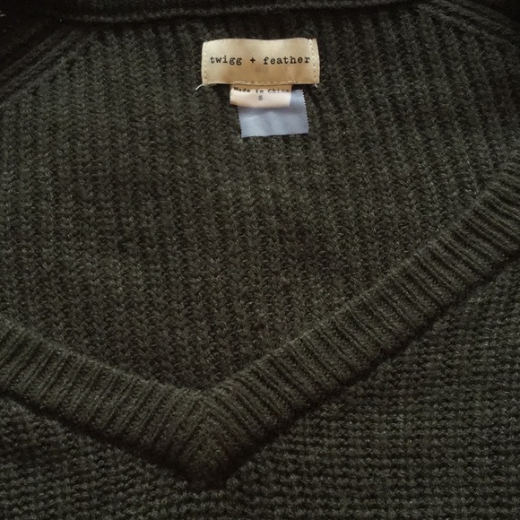 Twigg and Feather Cable knit sweater - Picture 4 of 6